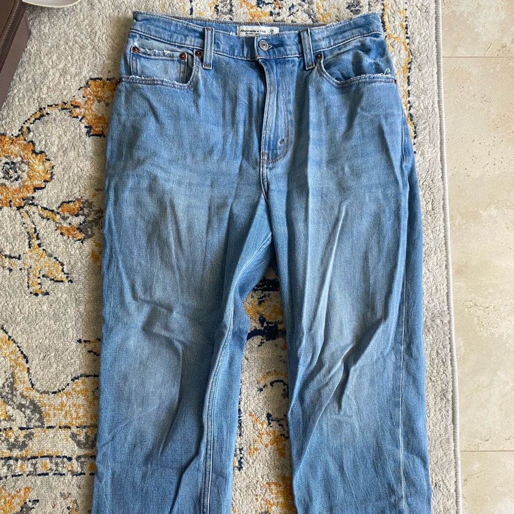 Abercrombie The Ankle Straight Ultra High Rise 28S Curve Love